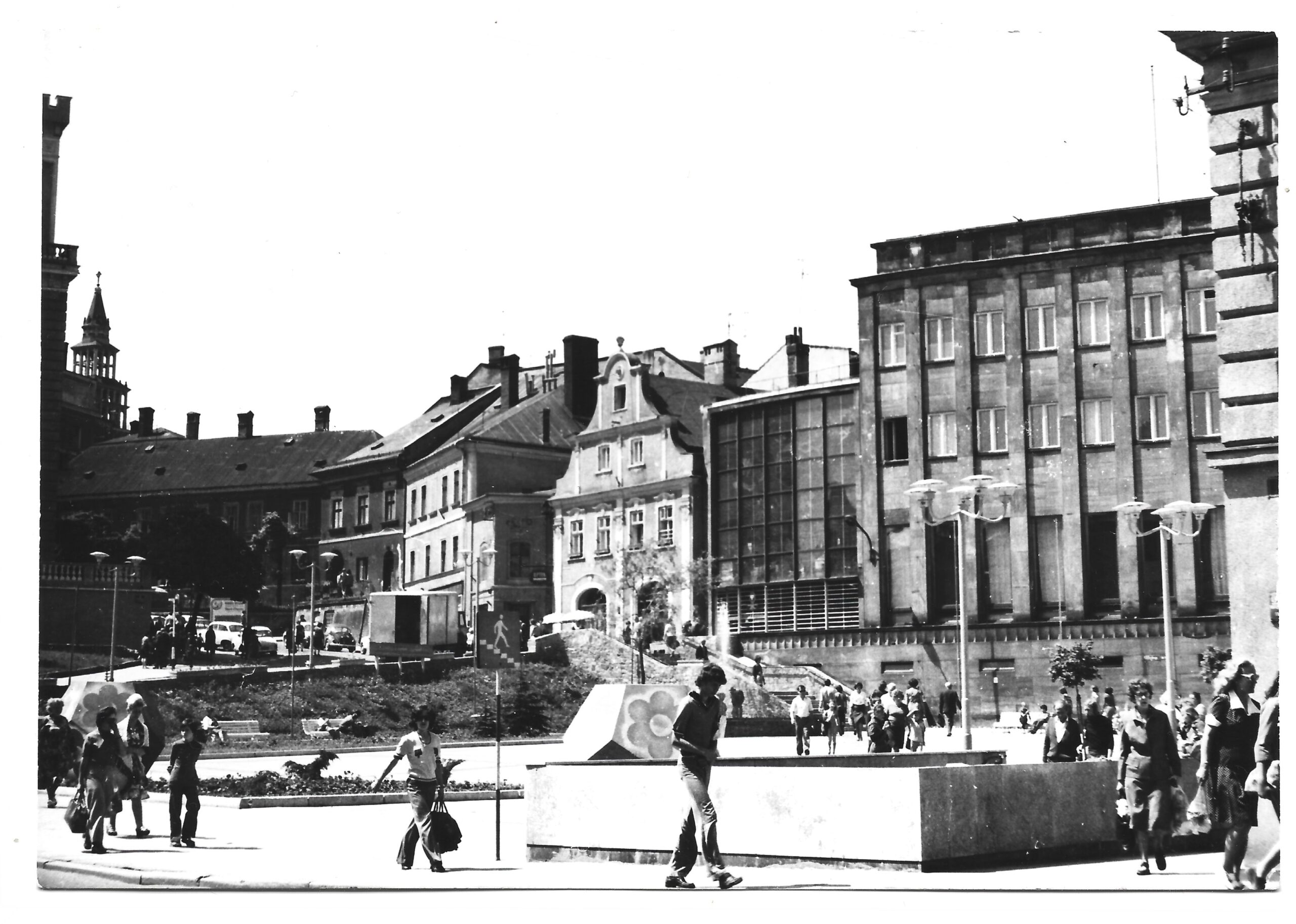 Zdjęcie – Bielsko-Biała. Plac Chrobrego, lata 70/80-te