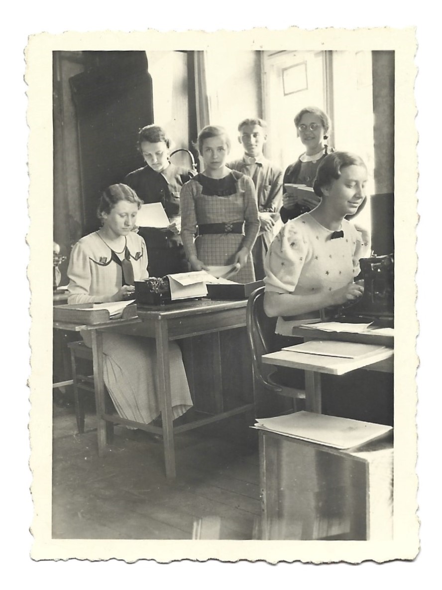 Zdjęcie - kurs pisania na maszynie, Katowice, lata 30-te