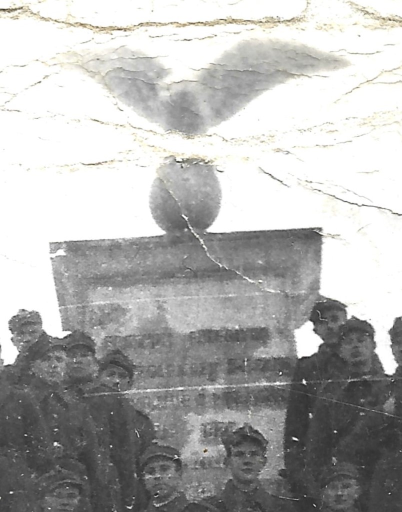 Zdjęcie - żołnierze LWP - Kopiec i Obelisk Legionów, Lublin, 1945 r.