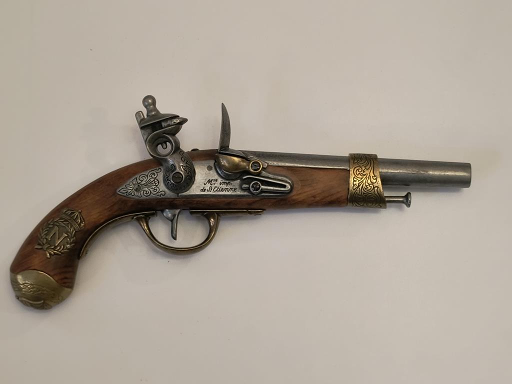 Replika pistoletu kawaleryjskiego z okresu napoleońskiego