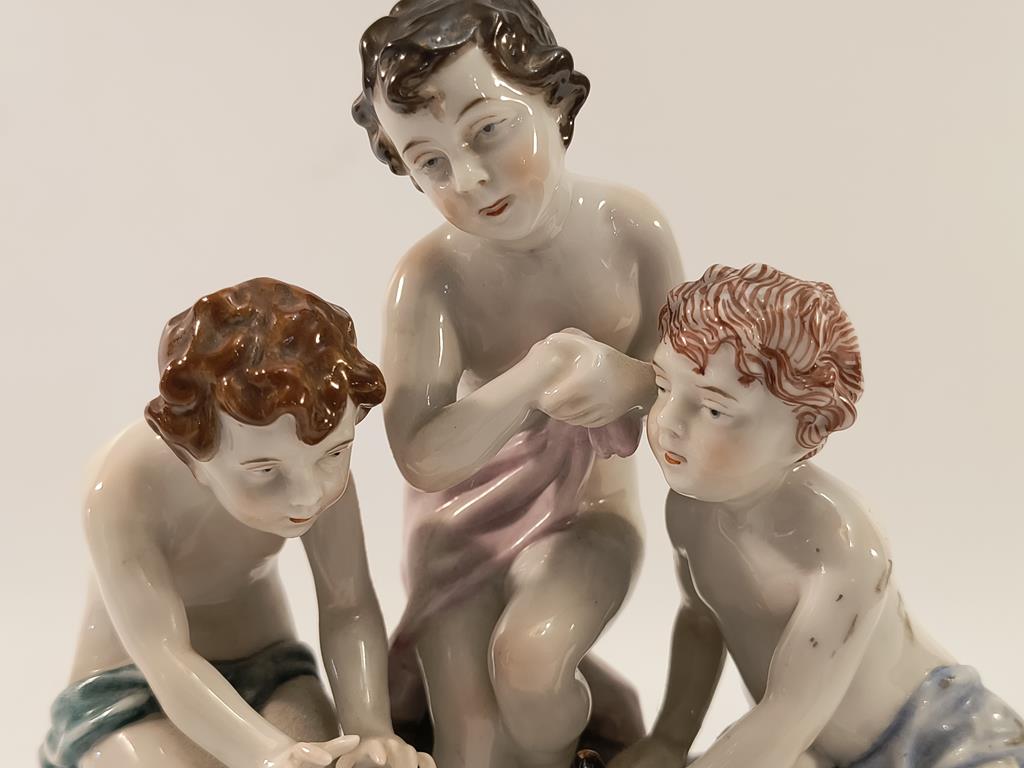 Figurka porcelanowa - ERNST BOHNE & SÖHNE, Turyngia