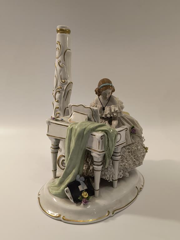 Figurka porcelanowa pianistki, Unterweissbach, Niemcy