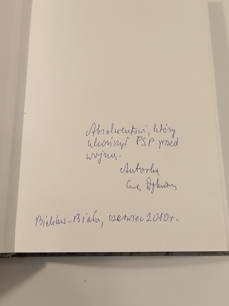 Książka "Dzieje Państwowej Szkoły Przemysłowej w Bielsku od 1874 do 1950 roku" Ewa Dąbrowska - z autografem autorki