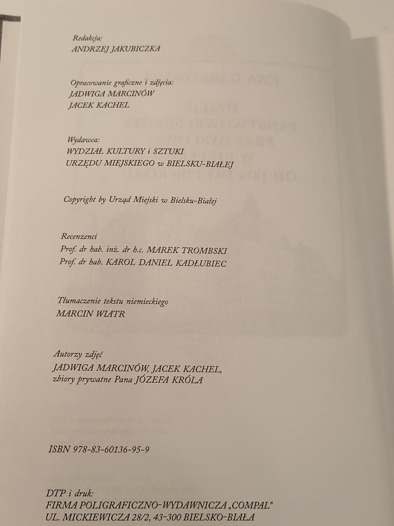 Książka "Dzieje Państwowej Szkoły Przemysłowej w Bielsku od 1874 do 1950 roku" Ewa Dąbrowska - z autografem autorki