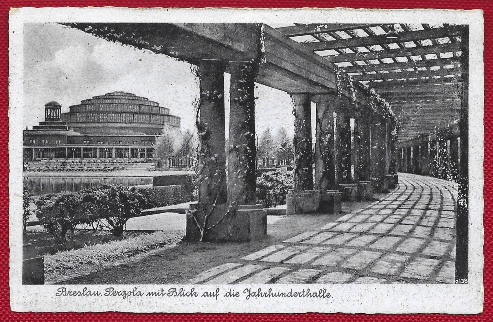 Pocztówka - Breslau - Wrocław. Pergola z widokiem na Halę Stulecia, 1943 r.