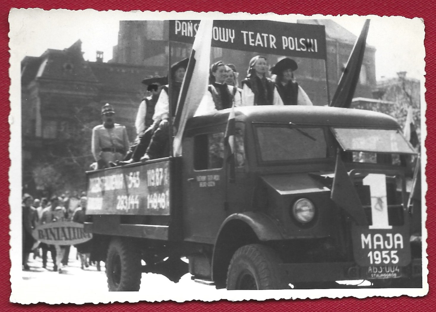 Zdjęcie - obchody 1 Maja 1955 r., Bielsko-Biała - Święto Pracy, pochód