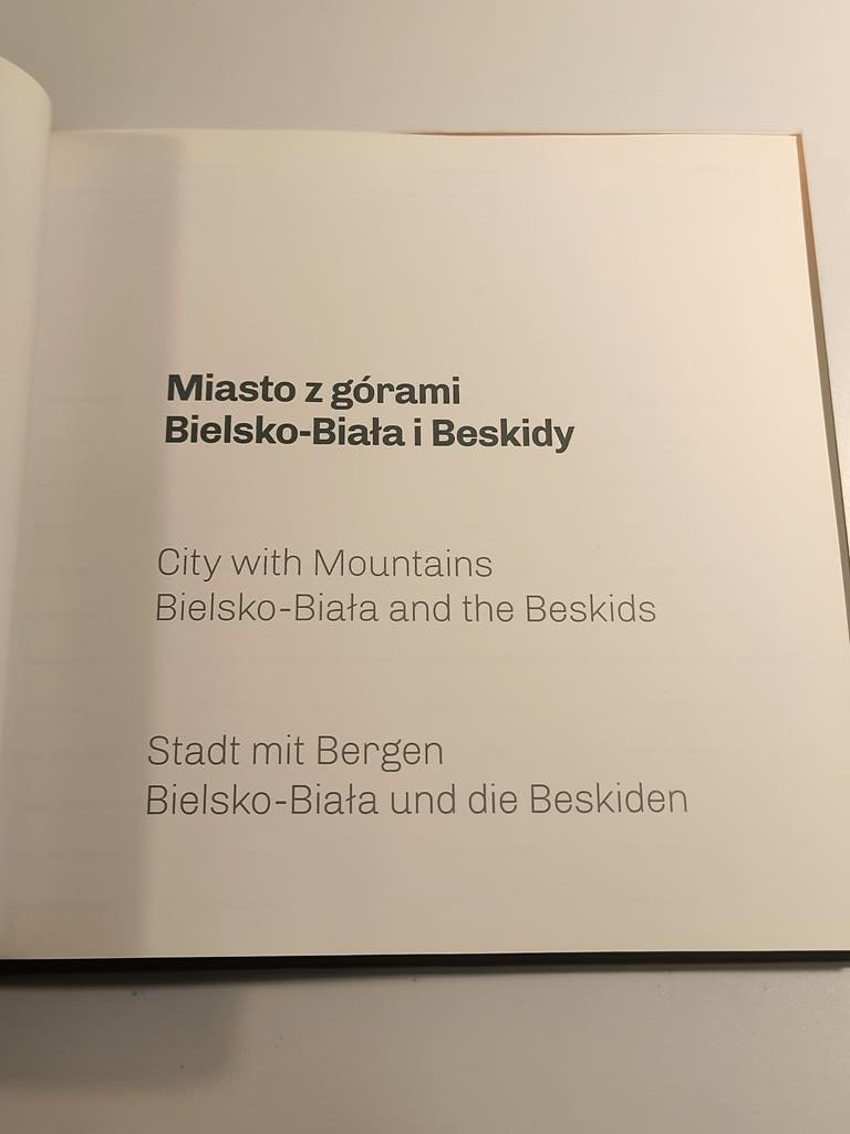 Książka "Miasto z górami: Bielsko-Biała i Beskidy"