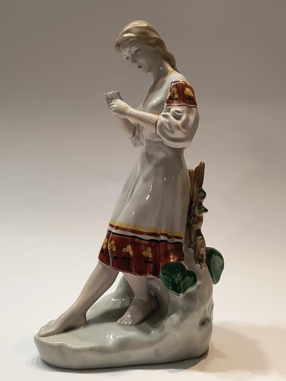 Figurka porcelanowa „Wróżenie z płatków", Połonne