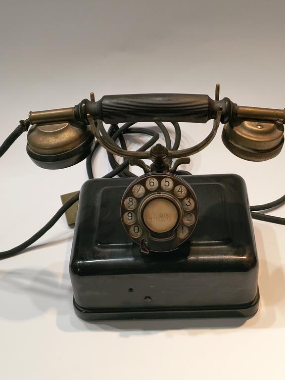 Stary telefon tarczowy, lata 30te