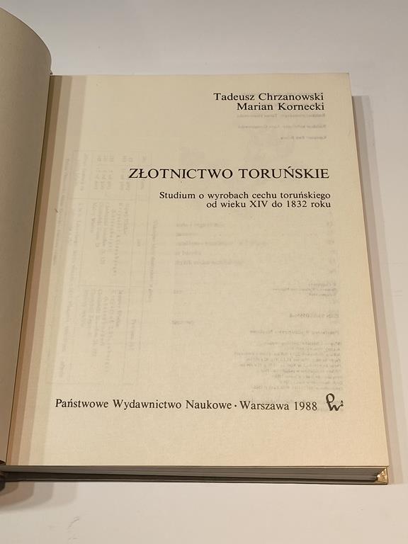 Książka "Złotnictwo toruńskie" Tadeusz Chrzanowski, Marian Kornecki, 1988 r.