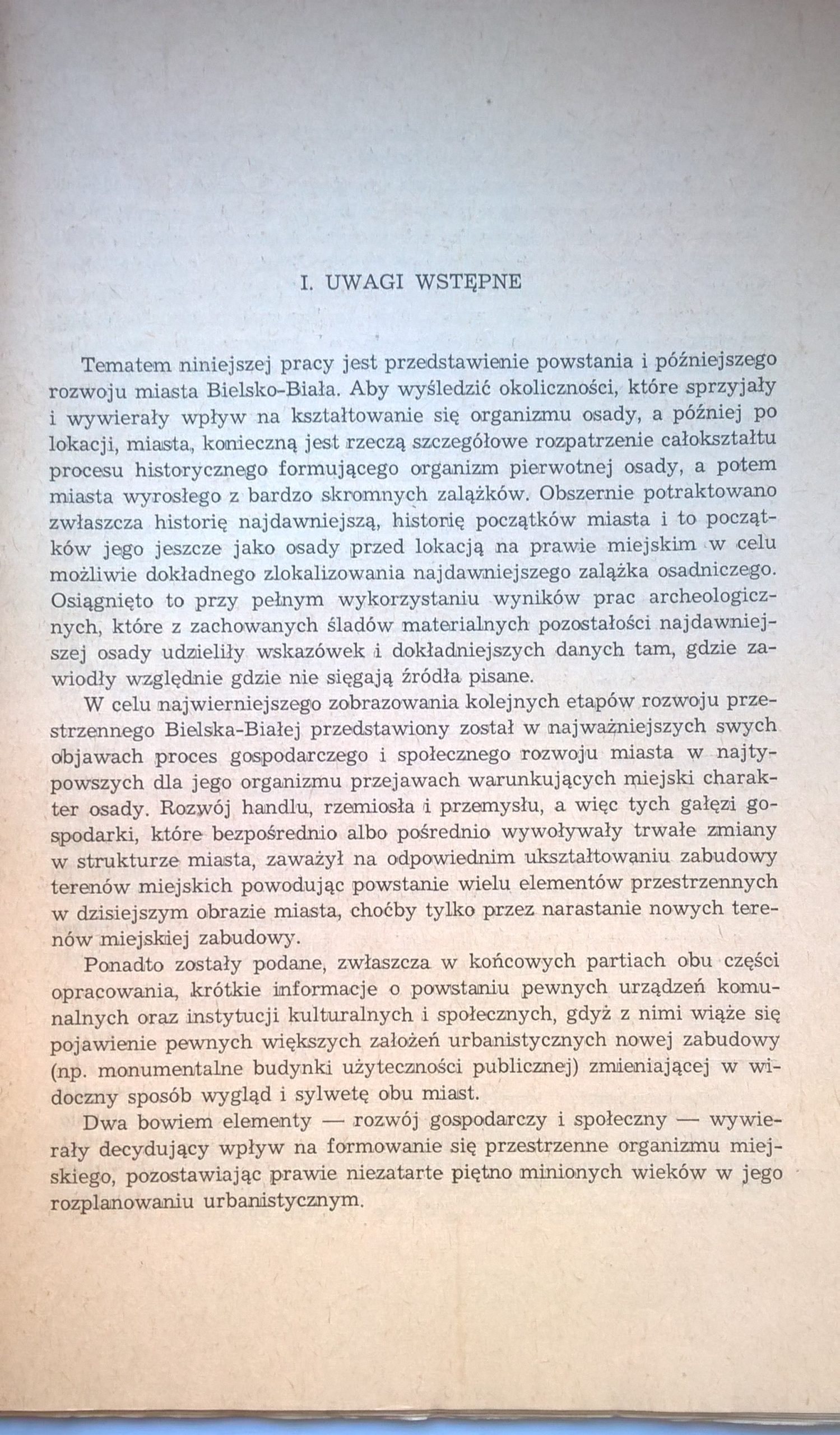 Książka "Bielsko-Biała. Zarys dziejów rozwoju przestrzennego miasta" Zbigniew Perzanowski, 1958 r.