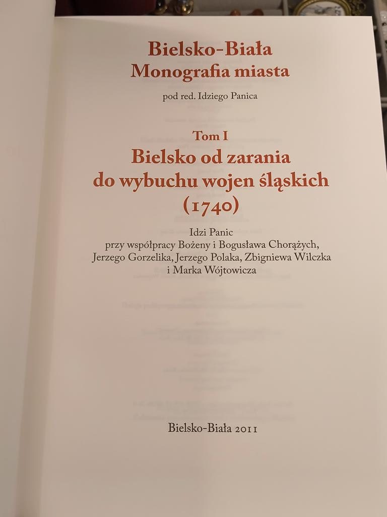 "Bielsko-Biała. Monografia miasta" pod red. Idziego Panica, 4 tomy, 2011 r.