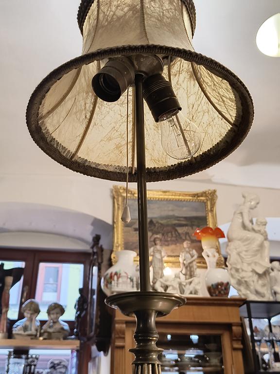 Stara lampa mosiężna z abażurem