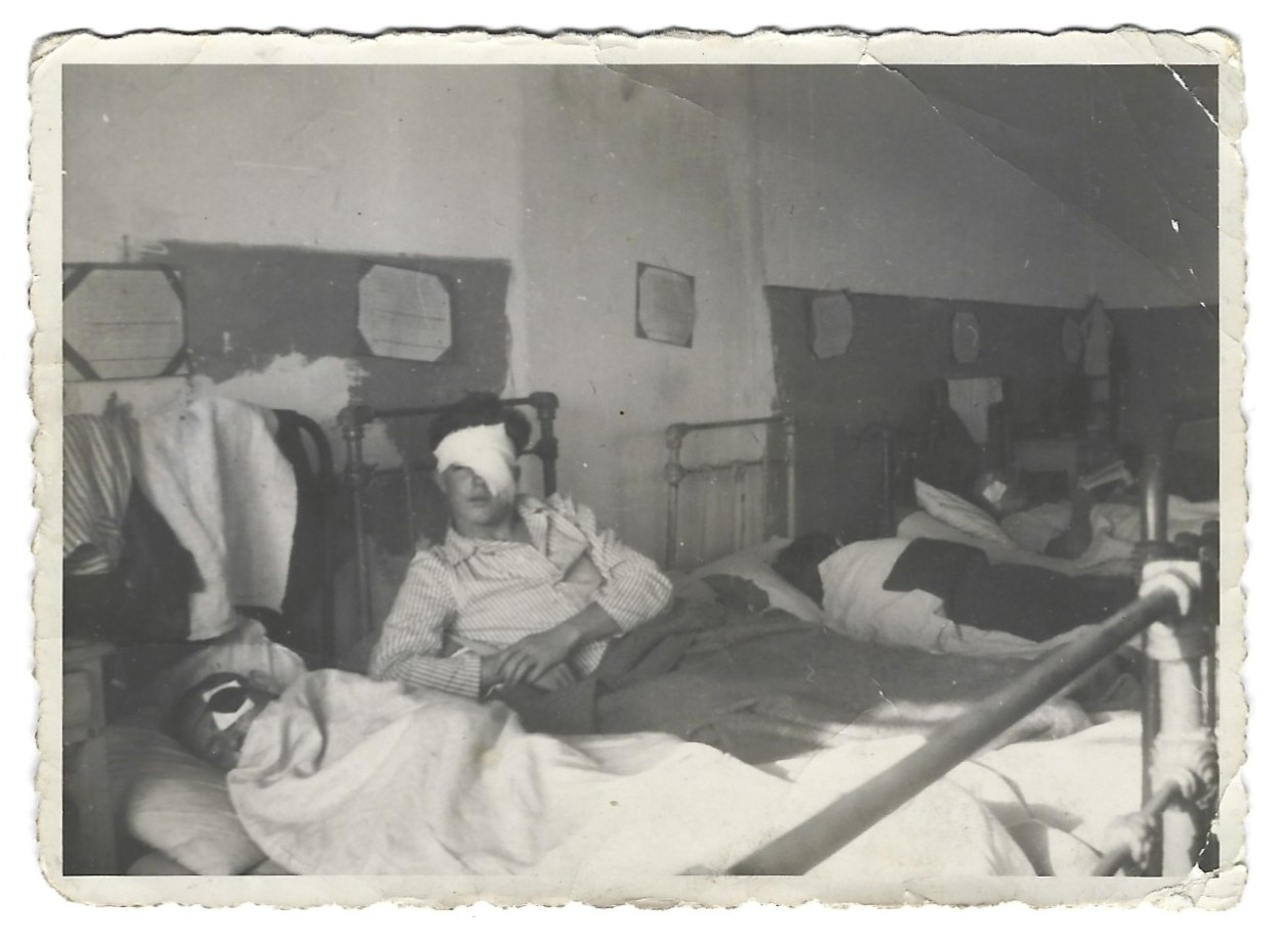 Zdjęcie - szpital polowy, ranni żołnierze - Foto Pernerstorfer, Bielitz (Bielsko)