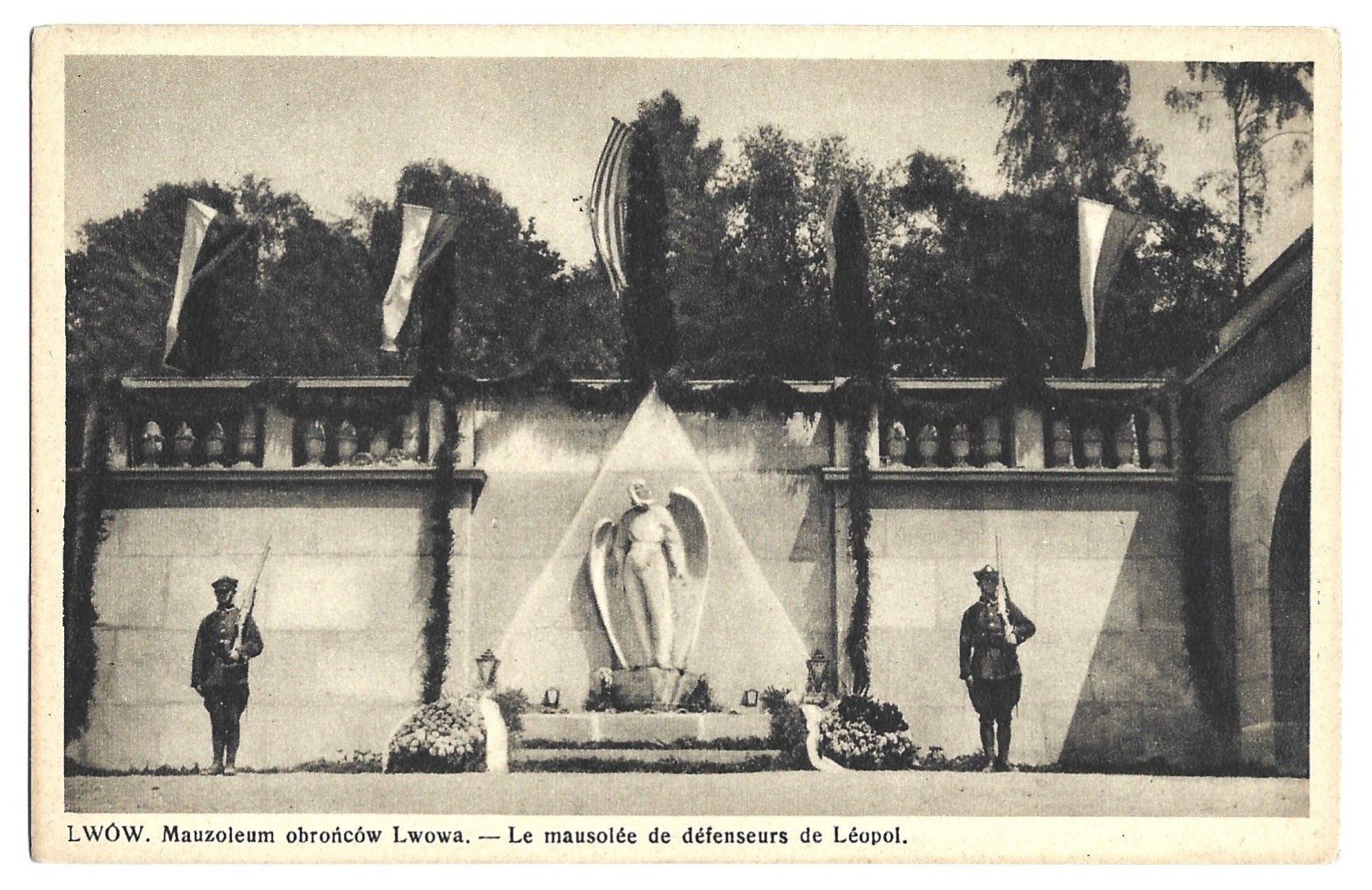 Pocztówka - Lwów. Mauzoleum obrońców Lwowa, 1939 r.