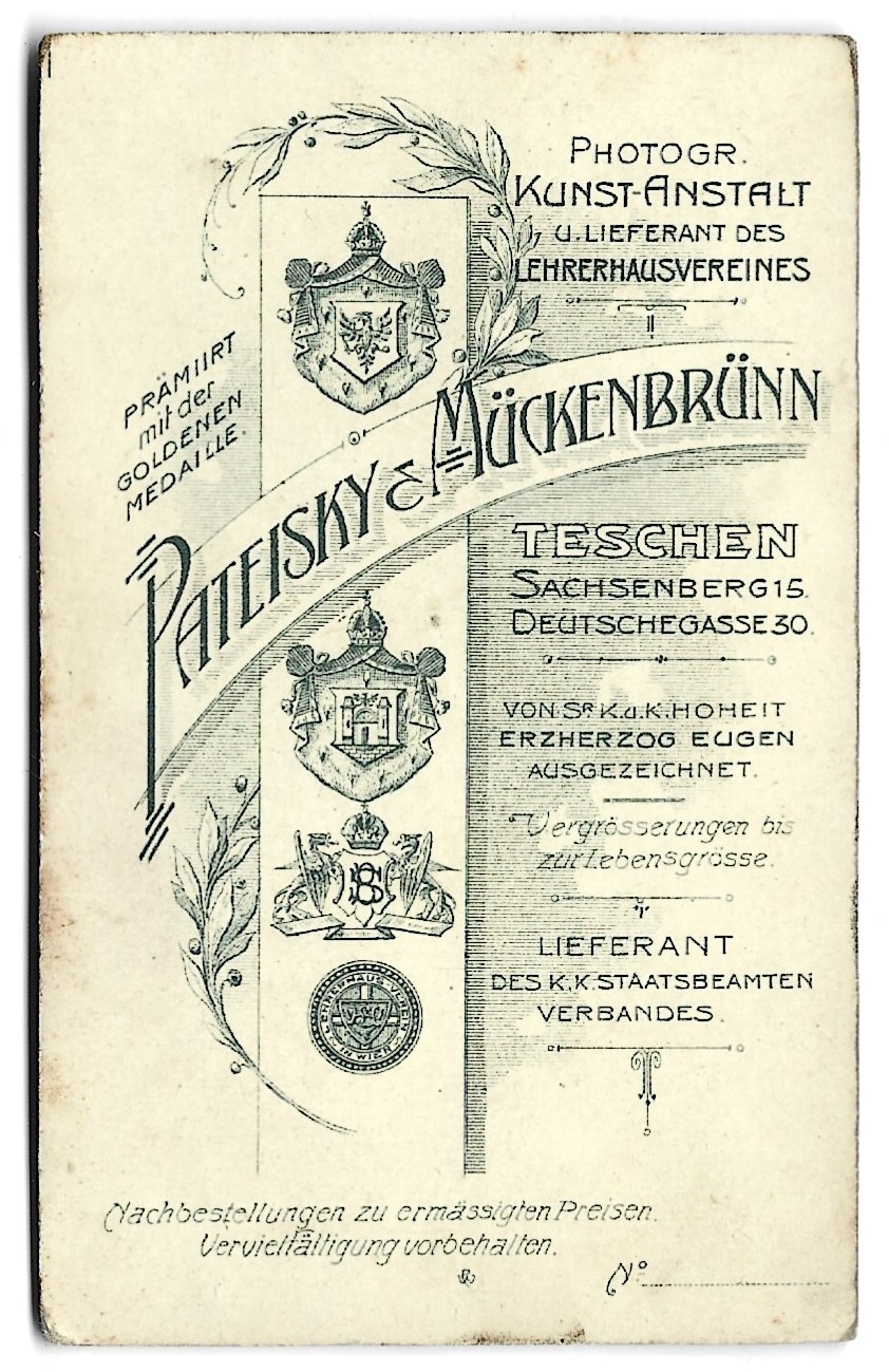 Zdjęcie portretowe kobiety – fot. Pateisky & Mückenbrunn, Teschen (Cieszyn)
