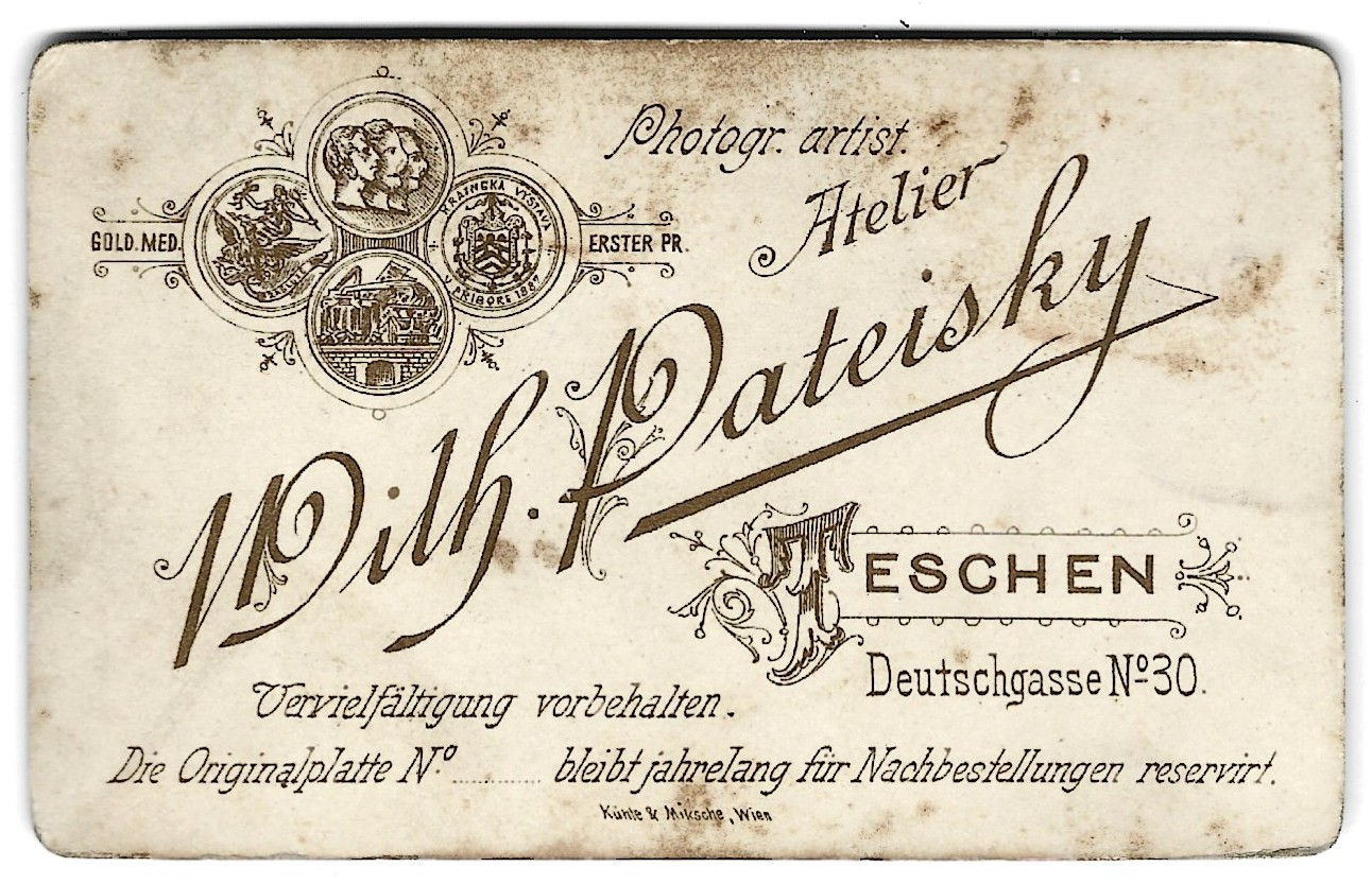 Zdjęcie dziewcząt - fot. Wilhelm Pateisky, Teschen (Cieszyn)