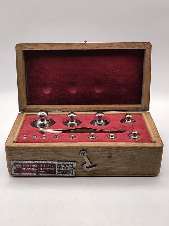 Odważniki do wagi laboratoryjnej - Spółdzielnia Pracy "Mechanika Precyzyjna" Warszawa, 1968 r.