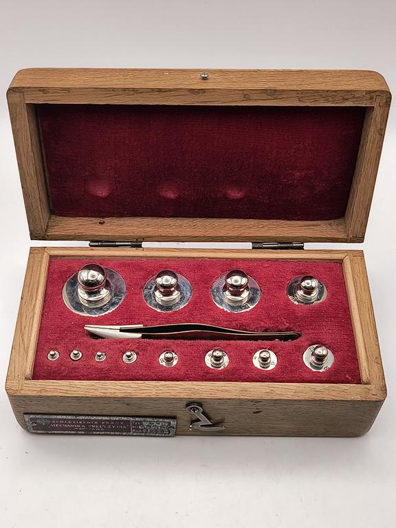 Odważniki do wagi laboratoryjnej - Spółdzielnia Pracy "Mechanika Precyzyjna" Warszawa, 1968 r.