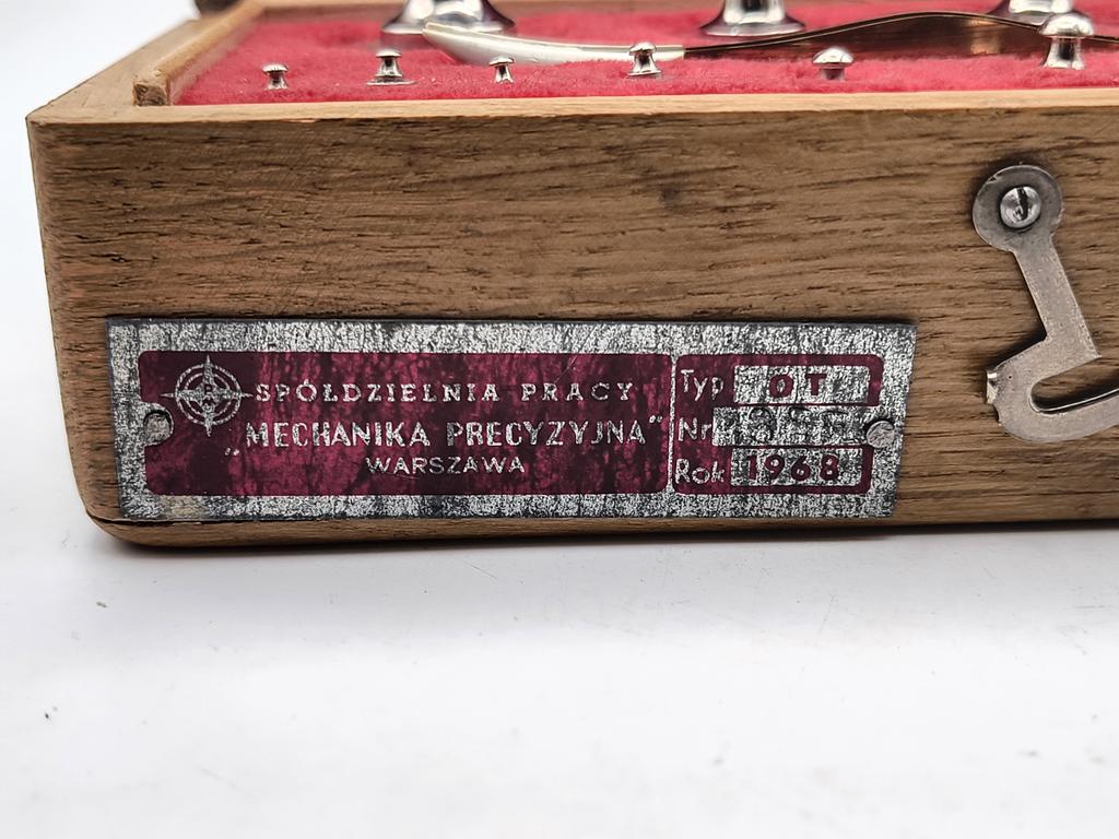 Odważniki do wagi laboratoryjnej - Spółdzielnia Pracy "Mechanika Precyzyjna" Warszawa, 1968 r.