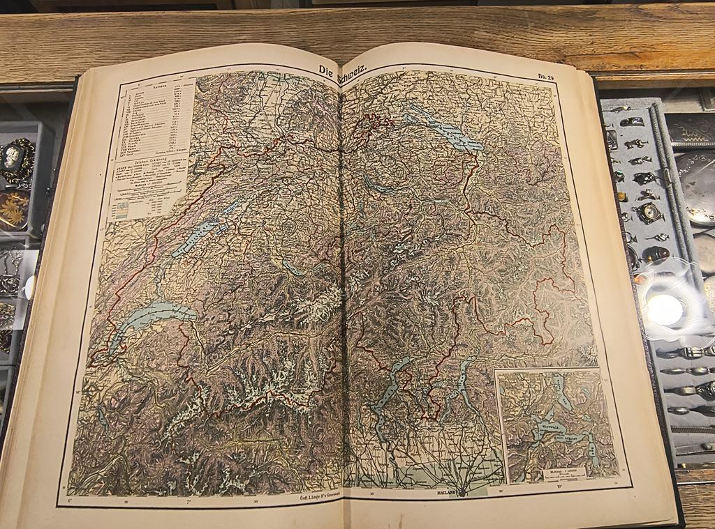 Atlas ogólny wszystkich części Ziemi - "Allgemeiner Hand-Atlas über sämtliche Teile der Erde"