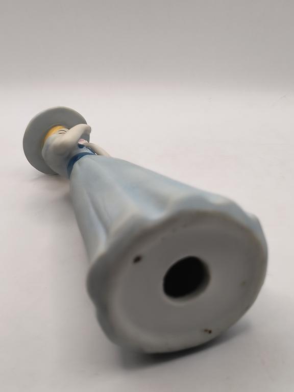 Figurka porcelanowa - kobieta w kapeluszu