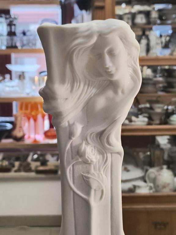 Wazon porcelanowy - secesja