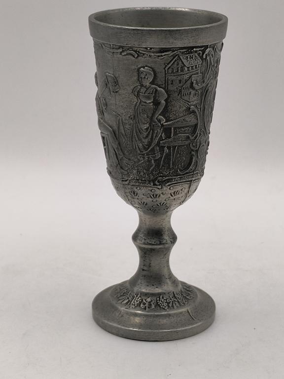 Kieliszek ozdobny z cyny