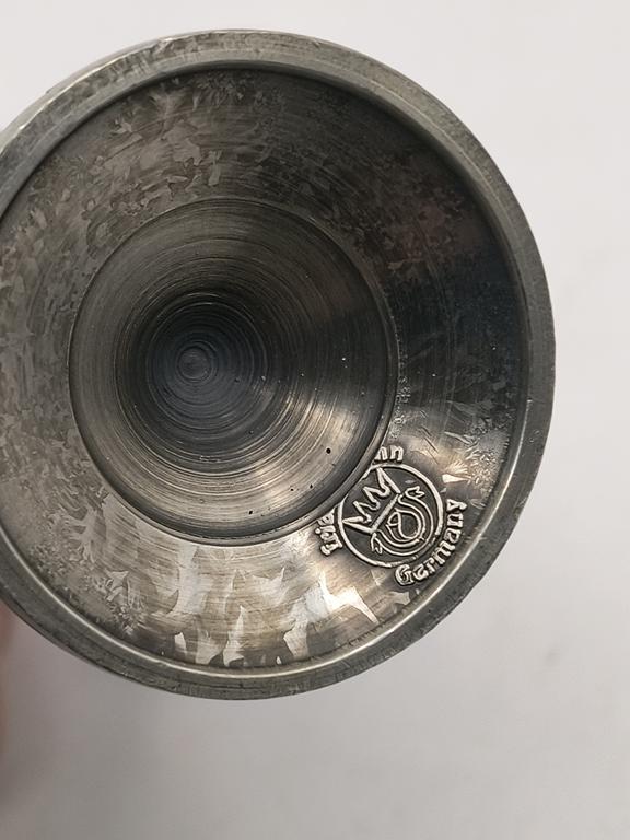 Kieliszek ozdobny z cyny