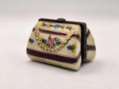 Szkatułka porcelanowa w formie torebki