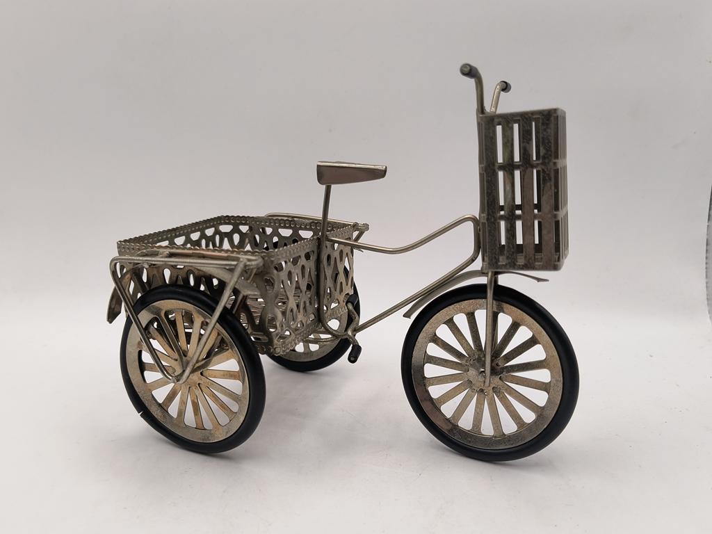 Metalowy rowerek PRL