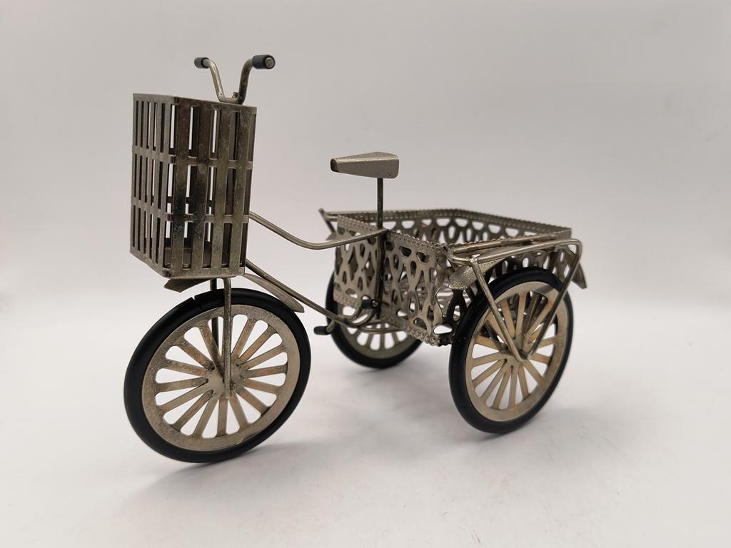 Metalowy rowerek PRL
