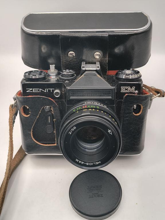Aparat fotograficzny ZENIT EM