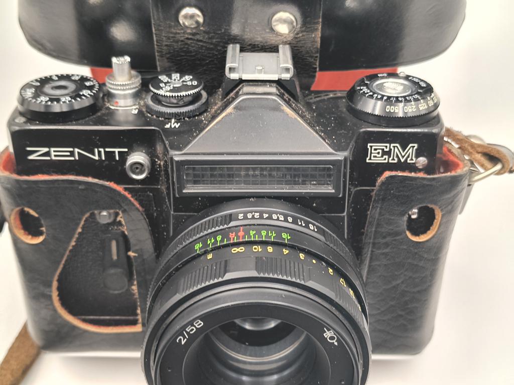 Aparat fotograficzny ZENIT EM