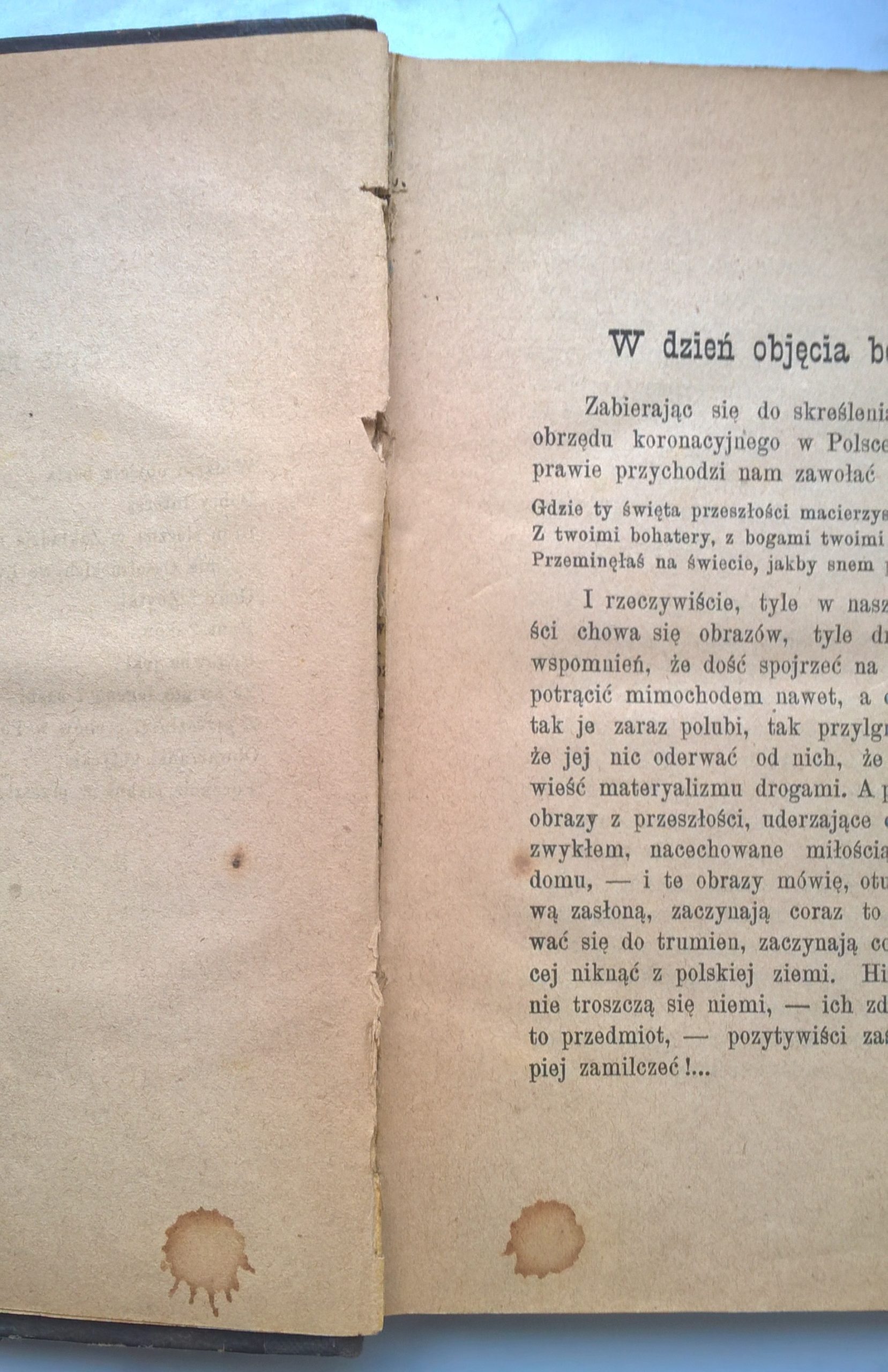 Książka "Z domu i świątyni. Szkice i obrazy z przeszłości Polski" F. K. Martynowski - Lwów, 1880 r.