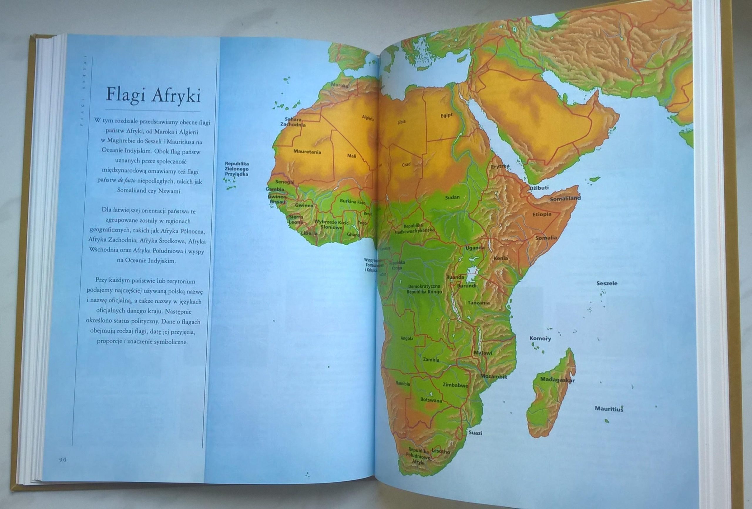 Książka "Flagi świata - ilustrowany przewodnik" Alfred Znamierowski, 2002 r.