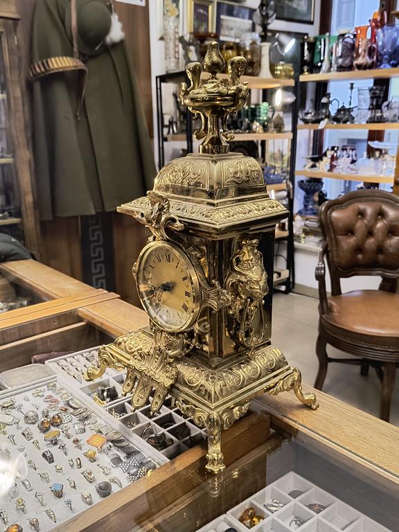 Mosiężny zegar kominkowy