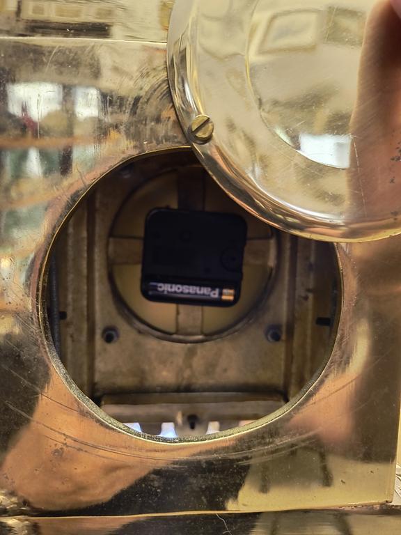 Mosiężny zegar kominkowy