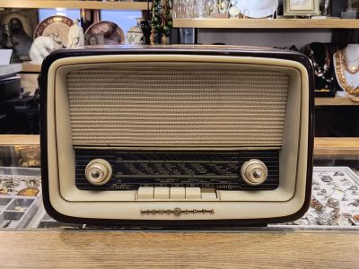 Radio lampowe - LOEWE OPTA, model BELLA