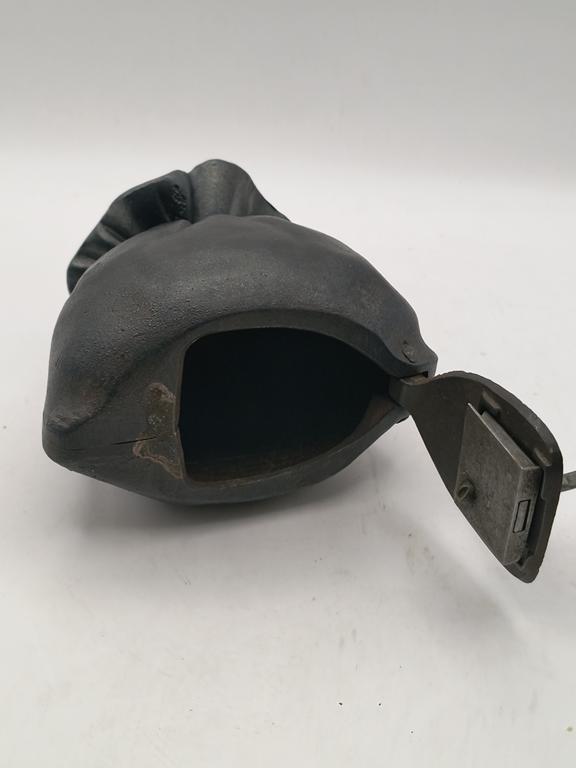 Stara żeliwna skarbonka - worek