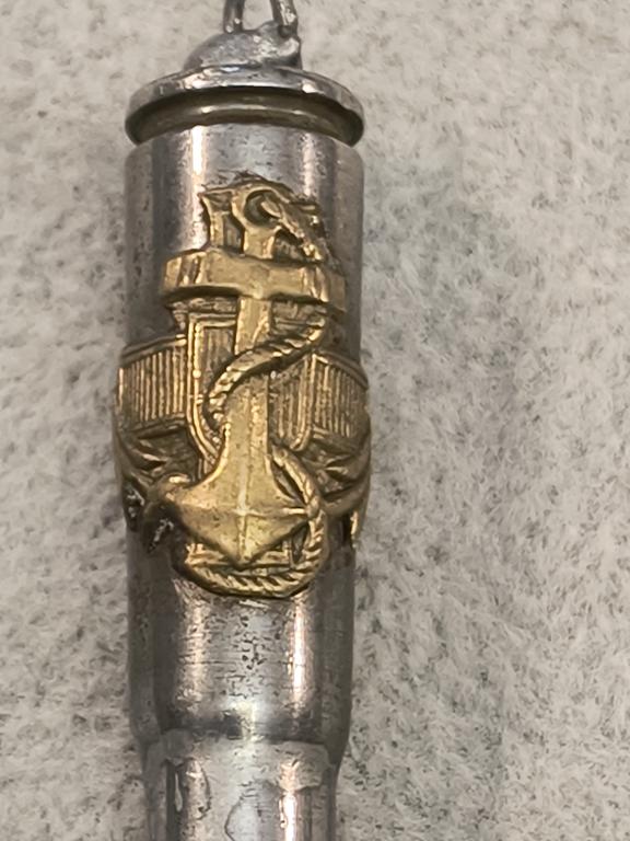 Zawieszka nabój - marynarka