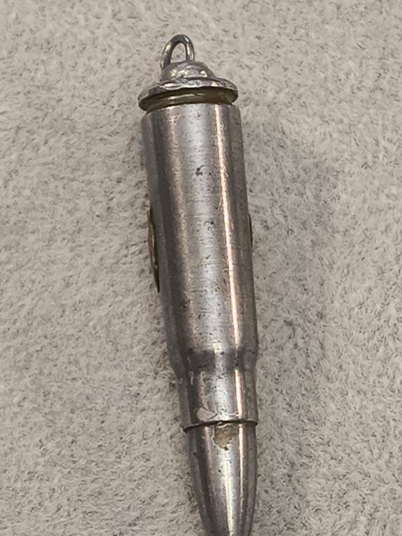 Zawieszka nabój - marynarka