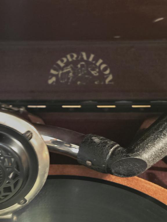 Stary patefon Supralion