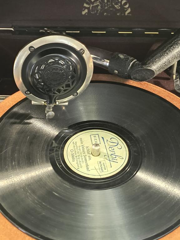 Stary patefon Supralion