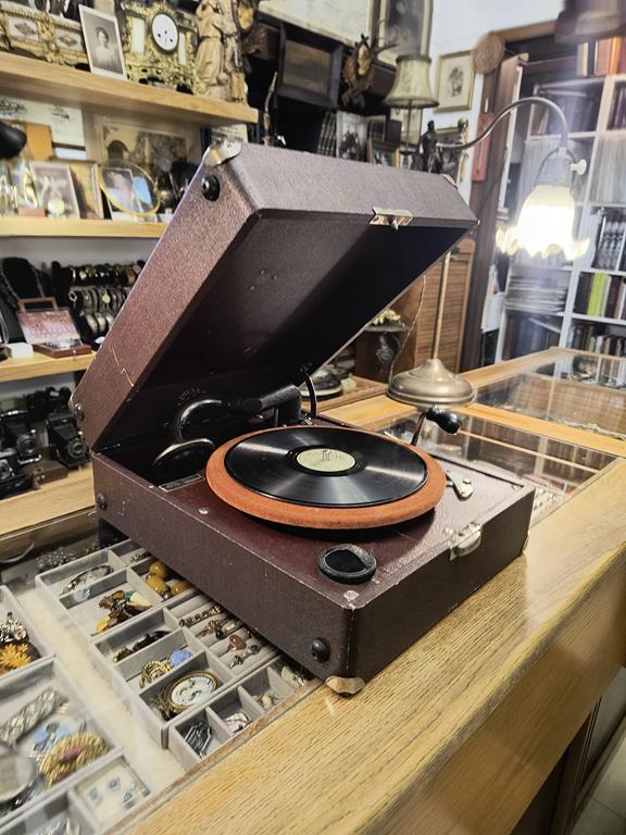 Stary patefon Supralion