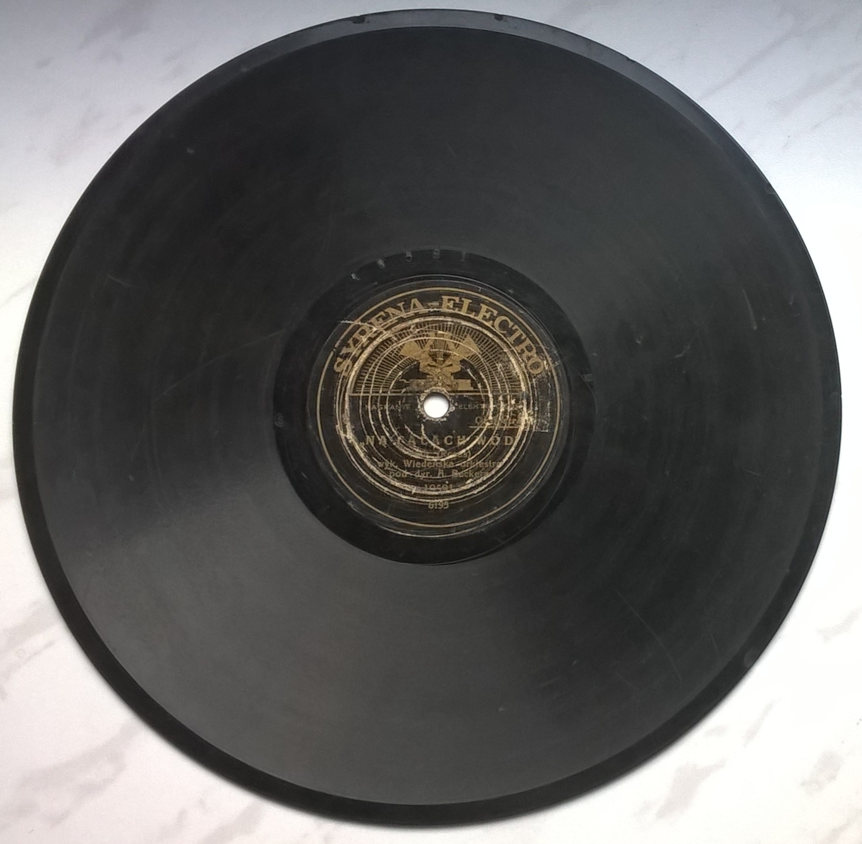 Płyta szelakowa Syrena-Electro - walce: "Na falach wód" oraz "Nad pięknym modrym Dunajem"