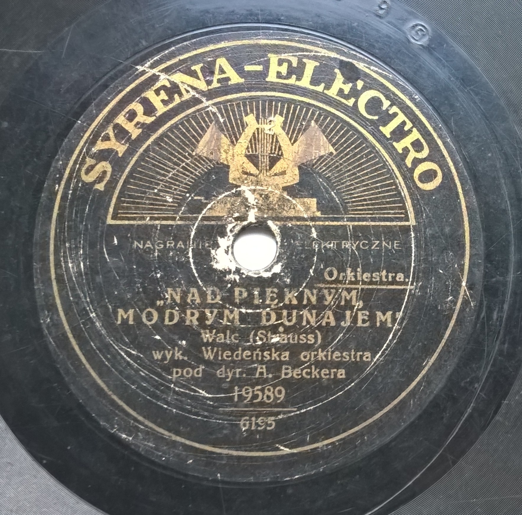 Płyta szelakowa Syrena-Electro - walce: "Na falach wód" oraz "Nad pięknym modrym Dunajem"