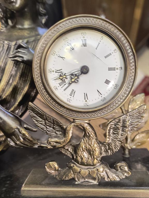 Zegar kominkowy figuralny - kobieta