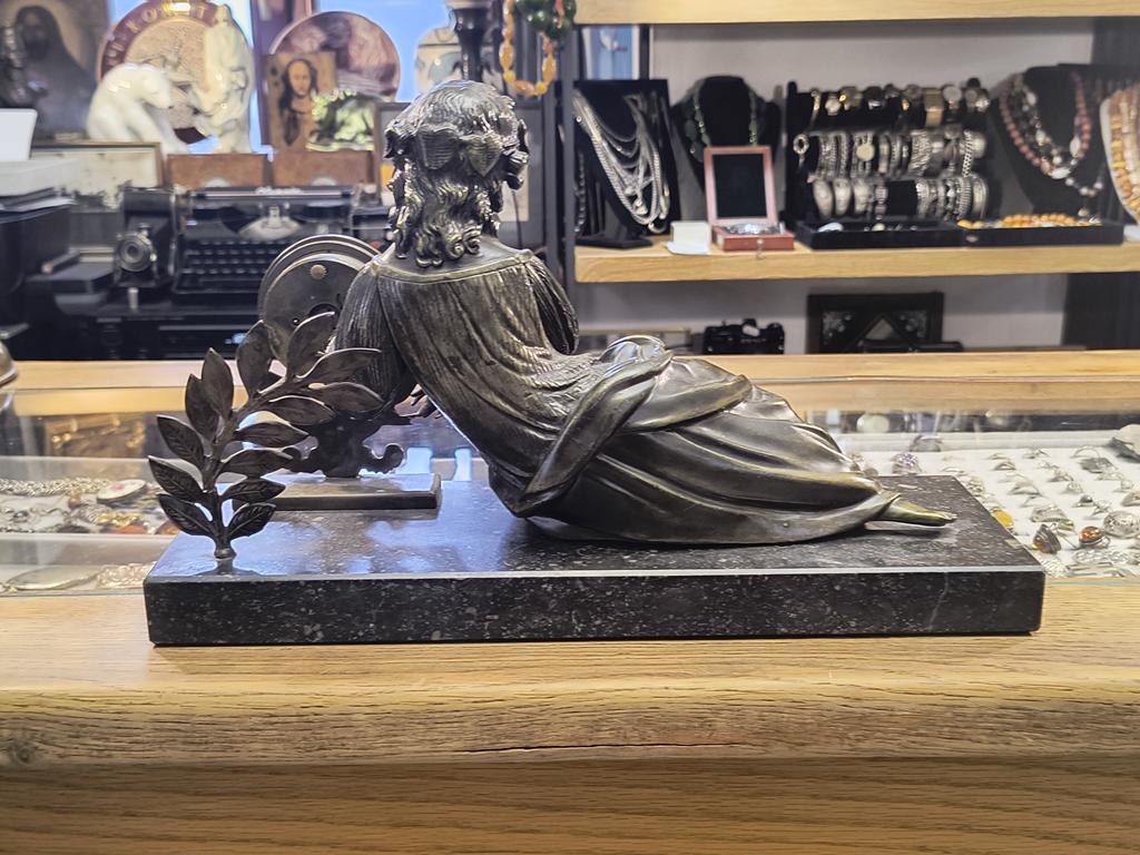 Zegar kominkowy figuralny - kobieta