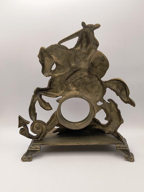 Obudowa zegara z figurą Świętego Jerzego